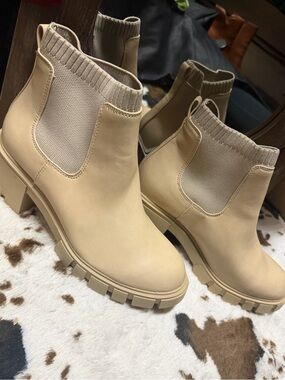 Women's Beige Chelsea Lug Ankle Boots - Sleek Slip-On Style